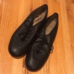 CAPEZIO OXFORD TAP SHOES